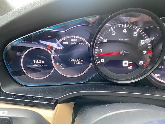 Porsche Cayenne 20 of 26