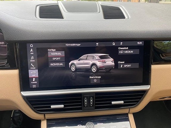 Porsche Cayenne 22 of 26