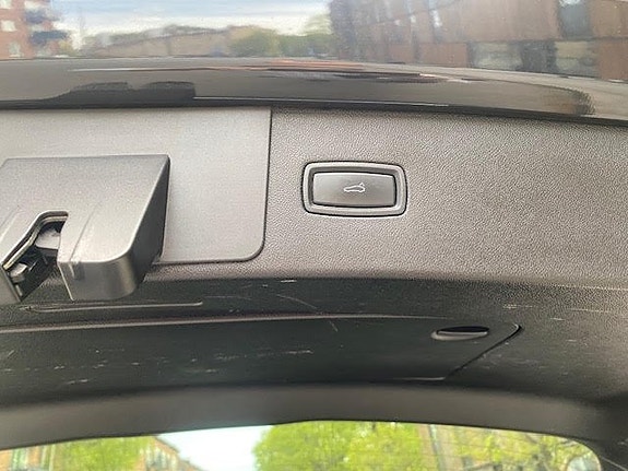 Porsche Cayenne 6 of 26