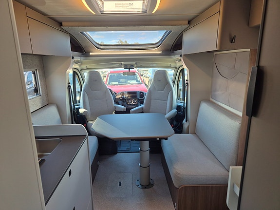 LMC CRUISER 2.0 T750 EF DEMOBIL 140HK Husbil Aut 9 of 21