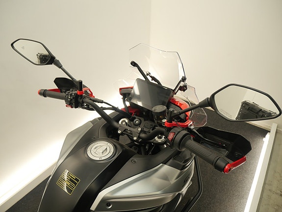 QJ Motor SRT 900 SX 5 of 13