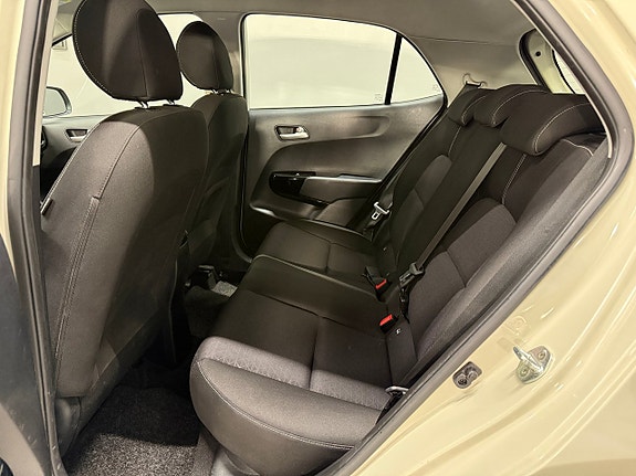 Kia Picanto 12 of 20