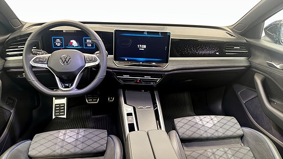 Volkswagen Passat 11 of 15