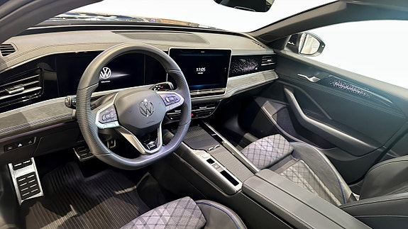 Volkswagen Passat 7 of 15