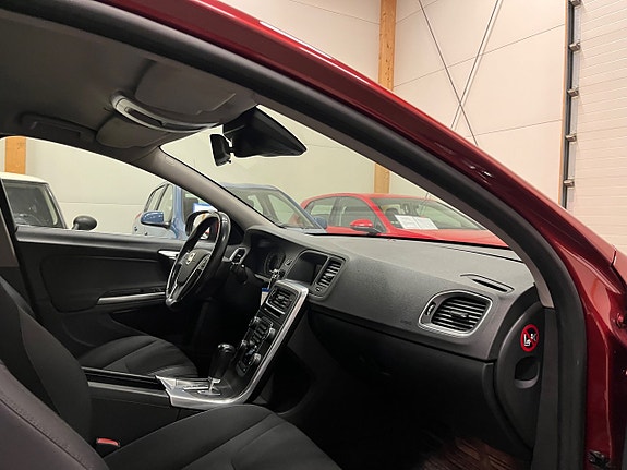 Volvo S60 9 of 13