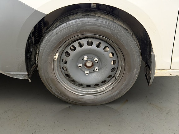 Volkswagen Caddy 30 of 30