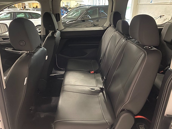Volkswagen Caddy Maxi 10 of 22