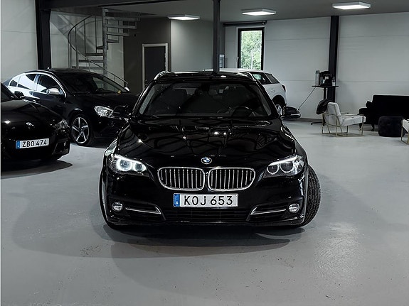 BMW 520 2 of 5