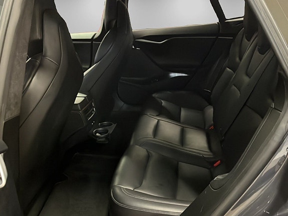 Tesla Model S 12 of 23