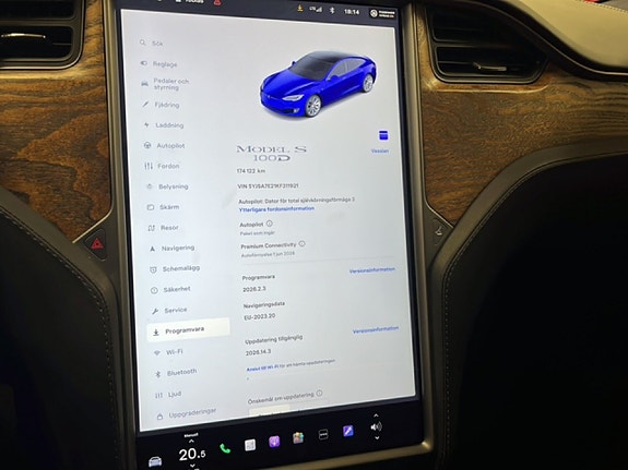 Tesla Model S 17 of 23