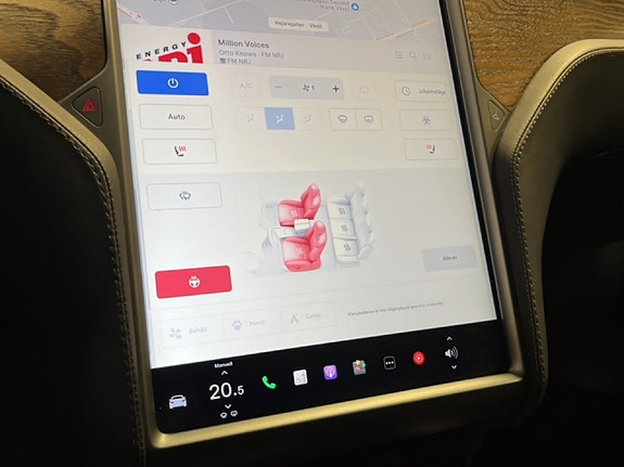 Tesla Model S 19 of 23