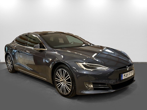 Tesla Model S 3 of 23