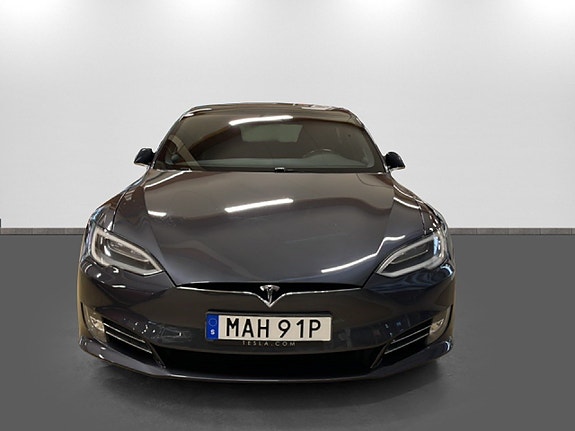 Tesla Model S 2 of 23