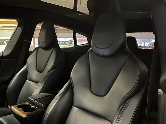 Tesla Model S 10 of 23