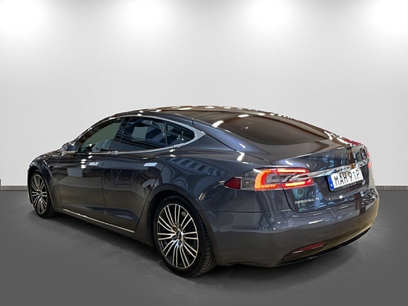Tesla Model S 6 of 23