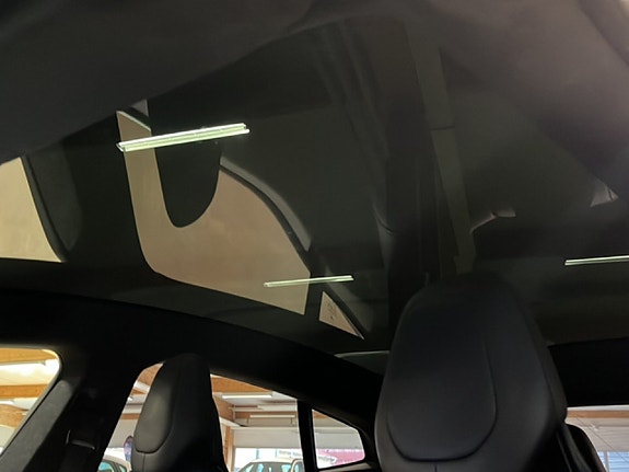 Tesla Model S 11 of 23