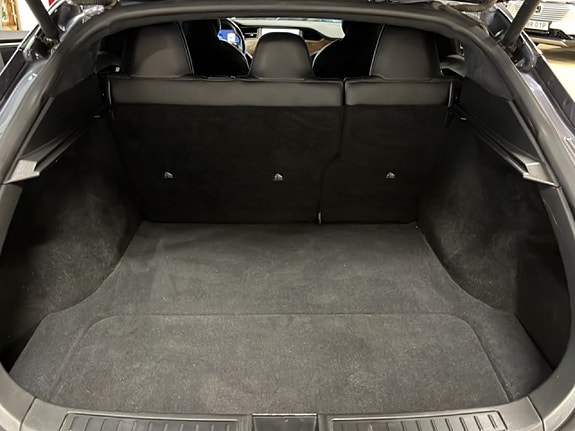 Tesla Model S 21 of 23