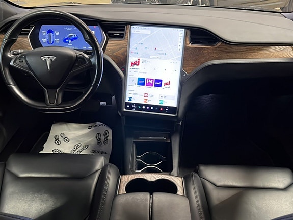 Tesla Model S 7 of 23