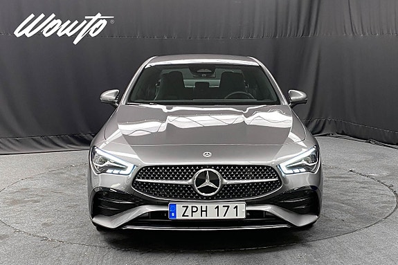 Mercedes-Benz CLA200 2 of 5