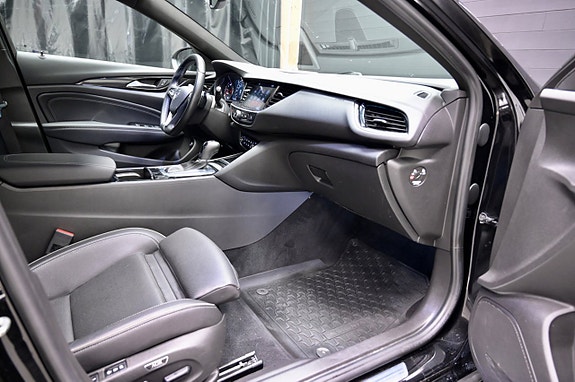Opel Insignia 12 of 26
