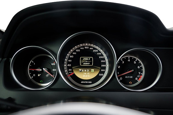 Mercedes-Benz C63 15 of 26