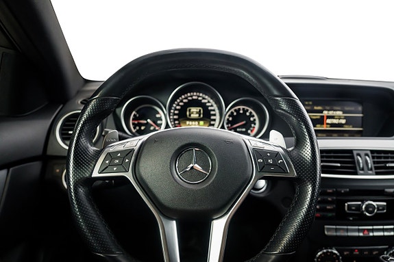 Mercedes-Benz C63 14 of 26