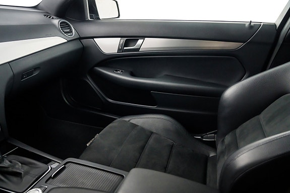 Mercedes-Benz C63 18 of 26