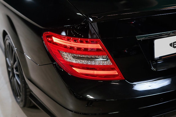 Mercedes-Benz C63 12 of 26