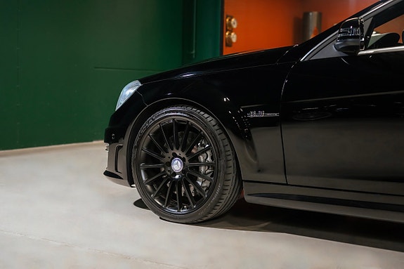 Mercedes-Benz C63 5 of 5