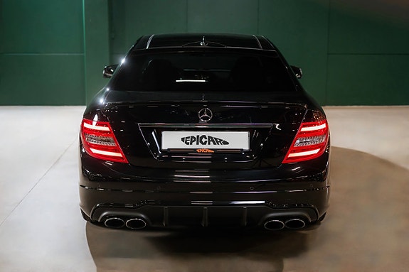 Mercedes-Benz C63 8 of 26