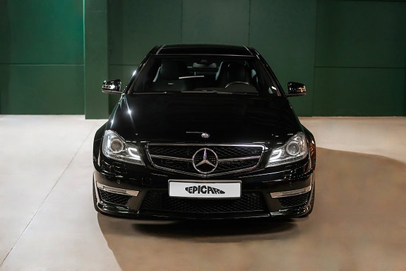 Mercedes-Benz C63 7 of 26