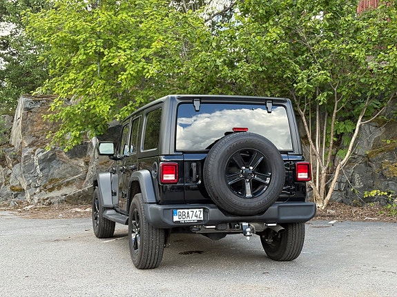 Jeep Wrangler 5 of 19
