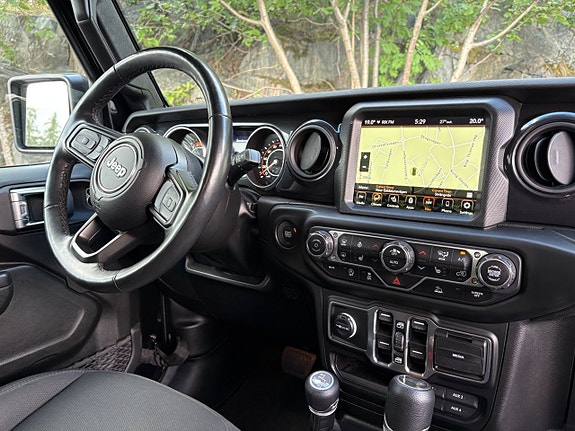 Jeep Wrangler 11 of 19
