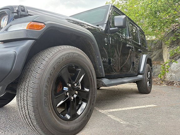 Jeep Wrangler 7 of 19