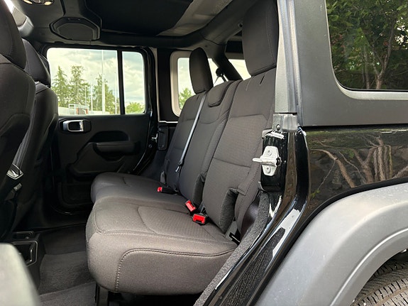 Jeep Wrangler 10 of 19