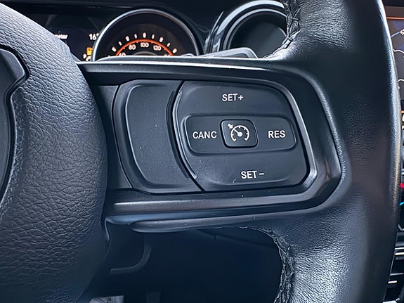 Jeep Wrangler 18 of 25