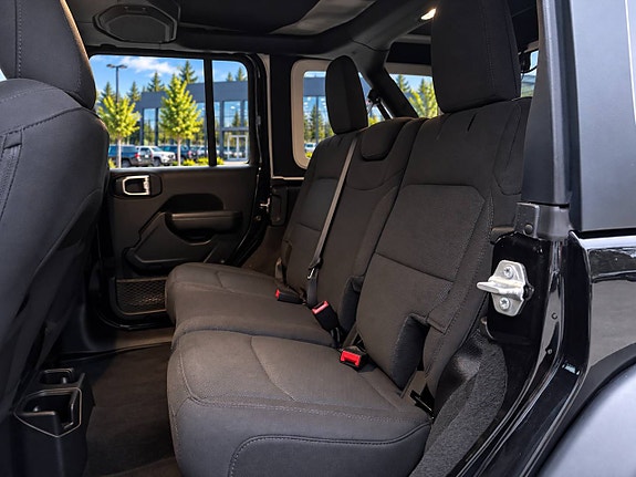 Jeep Wrangler 15 of 25