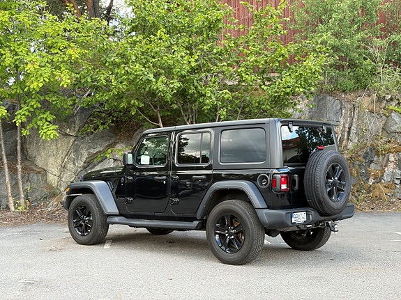 Jeep Wrangler 4 of 19