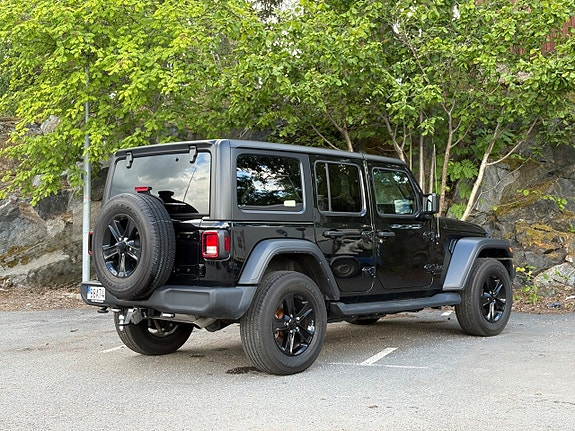 Jeep Wrangler 6 of 19