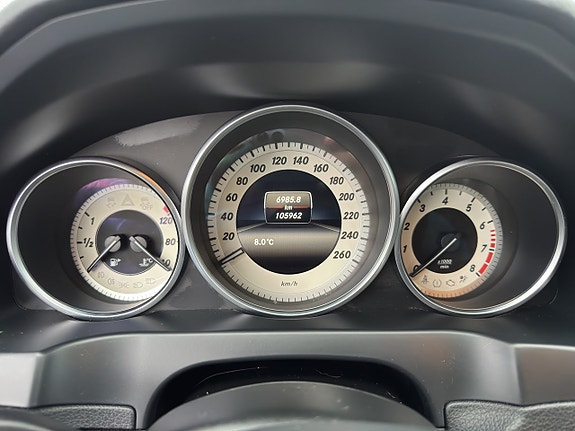 Mercedes-Benz E200 14 of 14