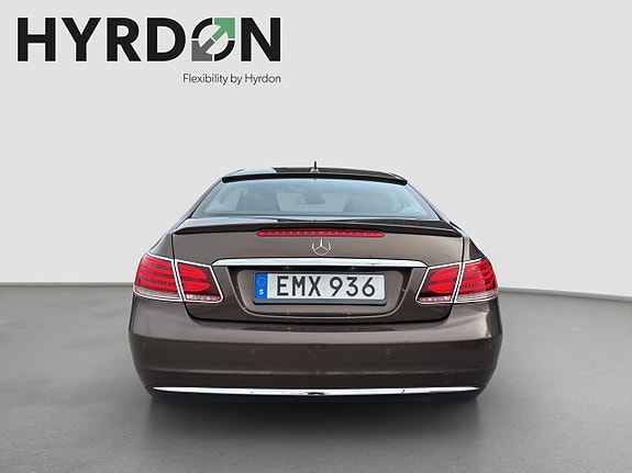 Mercedes-Benz E200 5 of 5