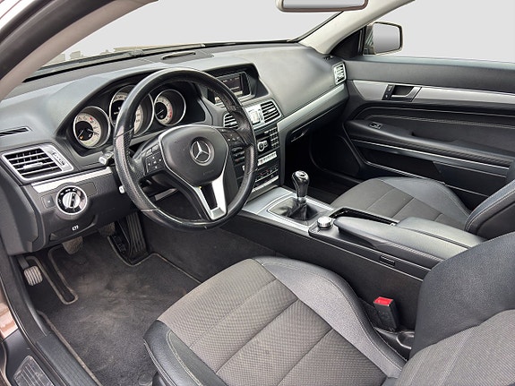 Mercedes-Benz E200 9 of 14