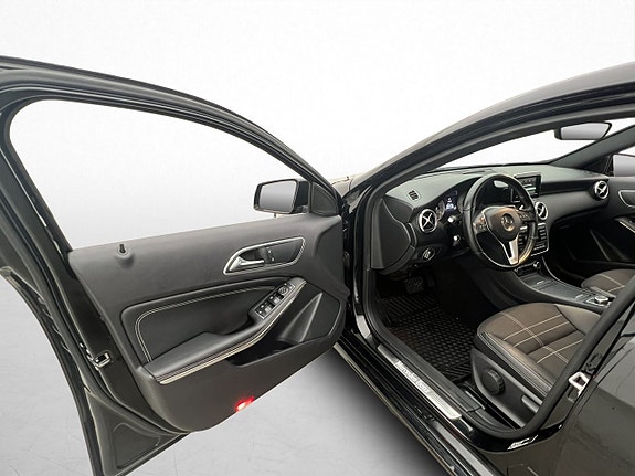 Mercedes-Benz A180 8 of 30