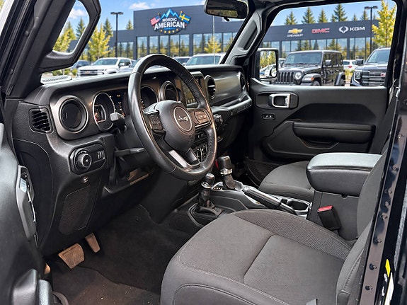 Jeep Wrangler 10 of 21