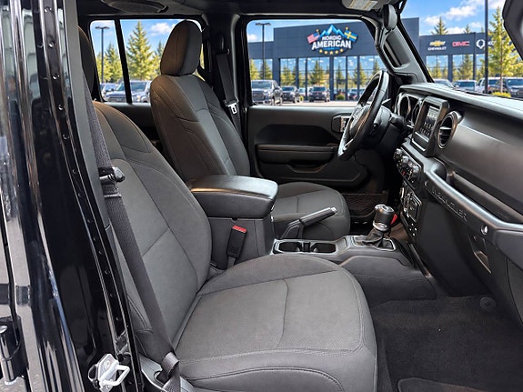 Jeep Wrangler 11 of 21