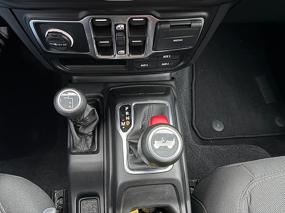 Jeep Wrangler 19 of 21