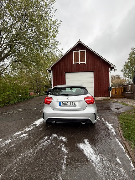Mercedes-Benz A200 4 of 5