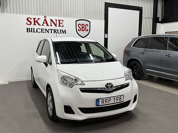 Toyota Verso-S 3 of 5