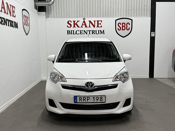 Toyota Verso-S 2 of 5