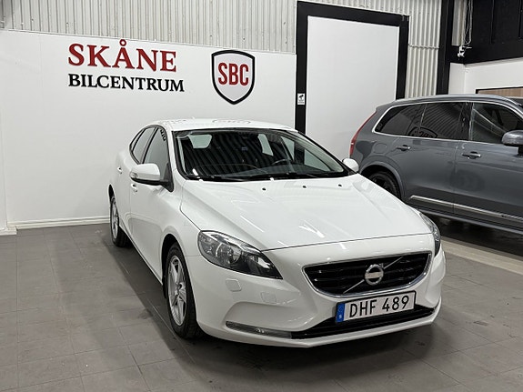 Volvo V40 3 of 10